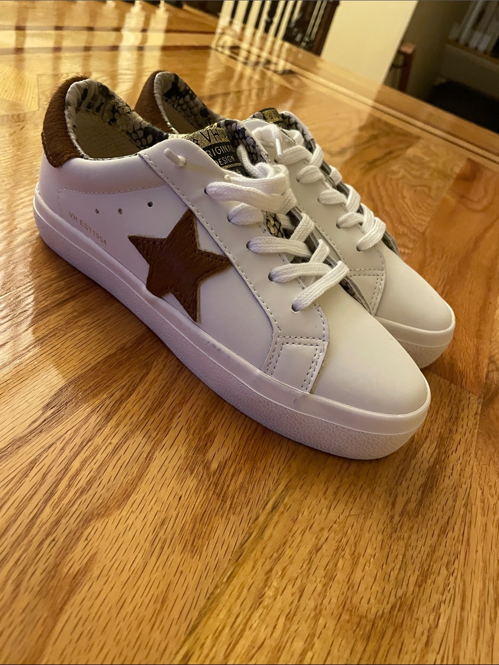 Vintage Havana White Sneakers with Brown Star Accent
